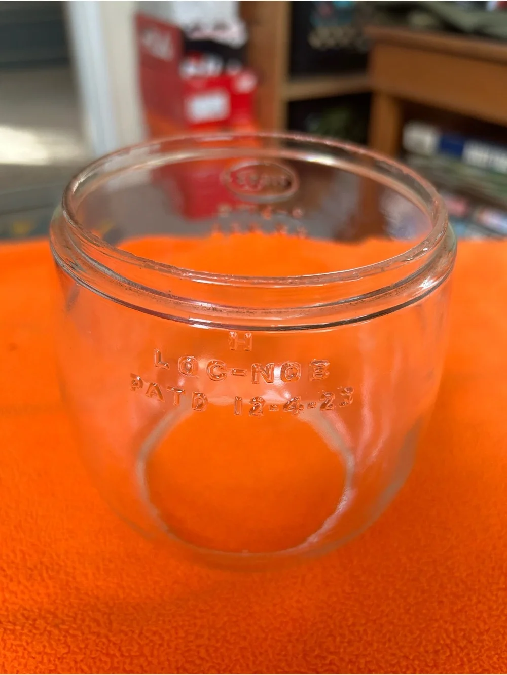Vintage Dietz D-Lite Loc-Nob clear glass lantern globe.